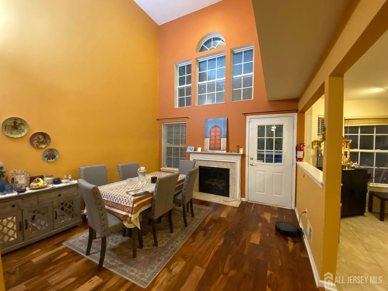 228 Hawthorne Road - Photo 5 of 23