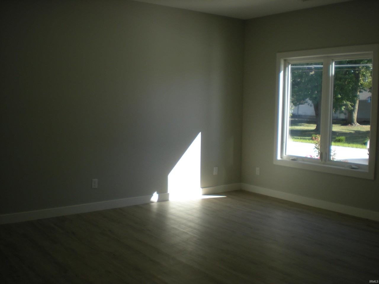 5960 N Clinton St - Photo 3 of 17