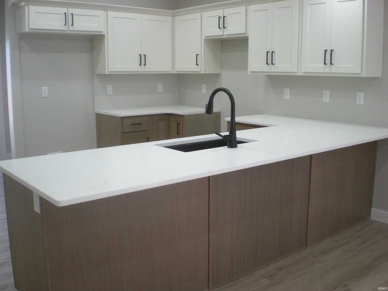 5960 N Clinton St - Photo 4 of 17