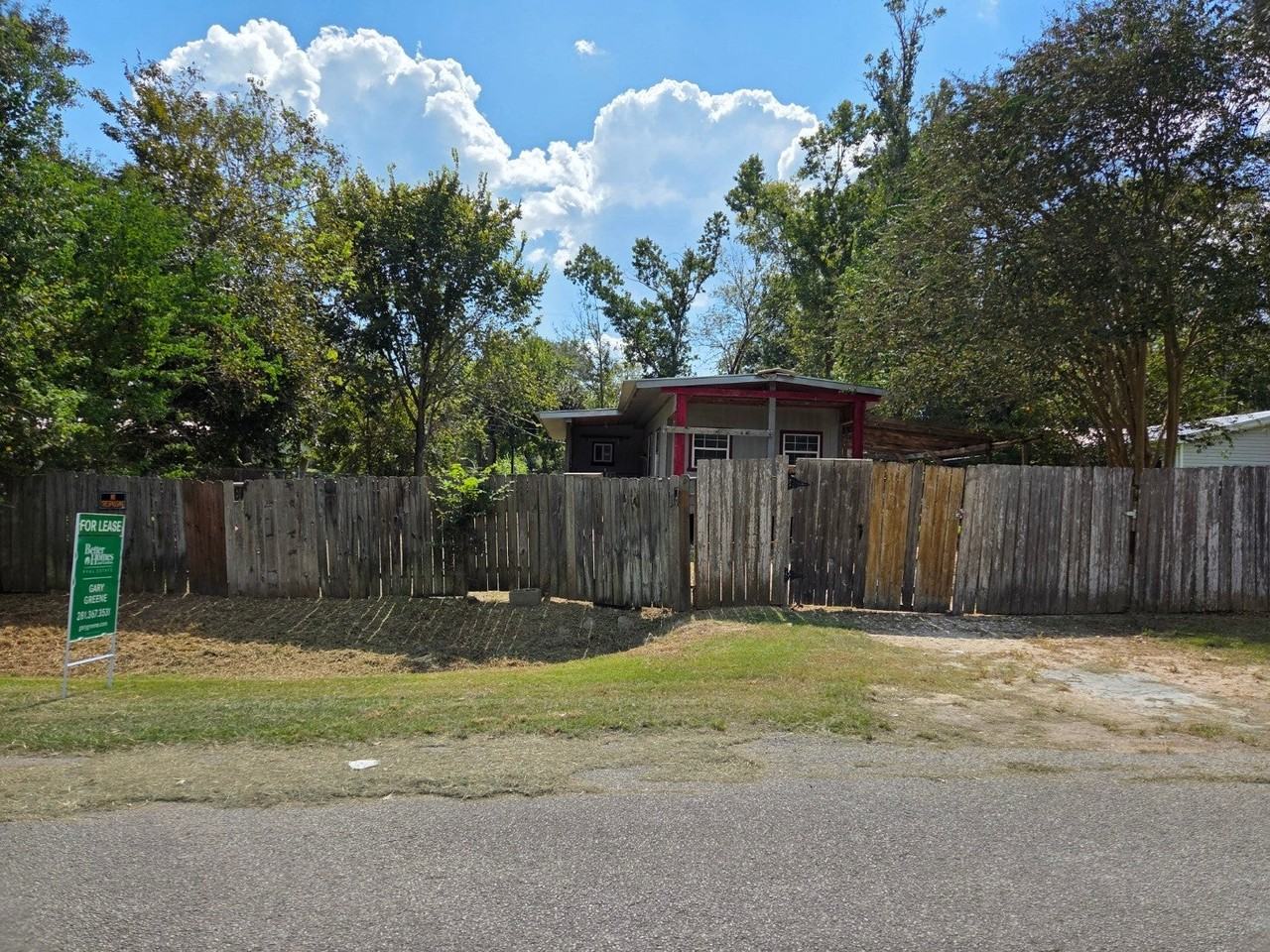 22884 Oakmont Dr - Photo 2 of 26