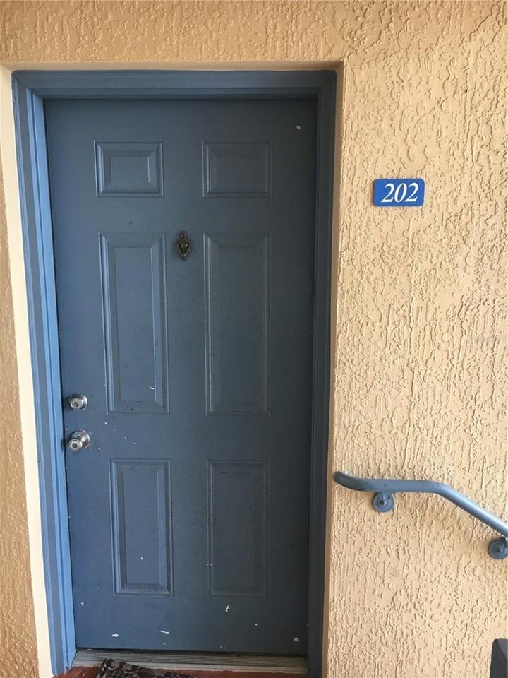 533 Villa Del Sol Circle - Photo 3 of 15