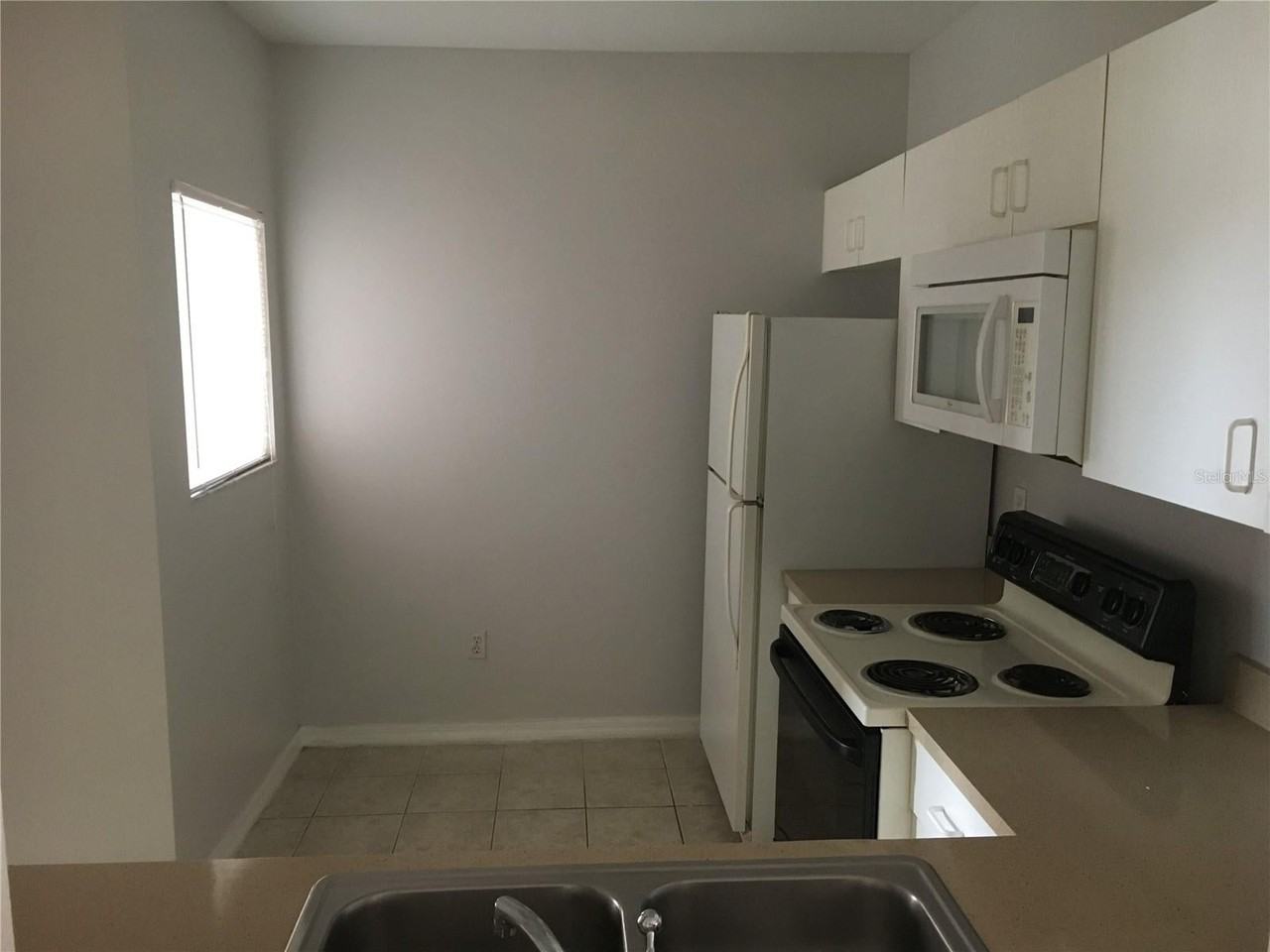 533 Villa Del Sol Circle - Photo 6 of 15