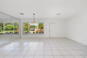 952 Southeast 7th Street - Photo 6 of 32