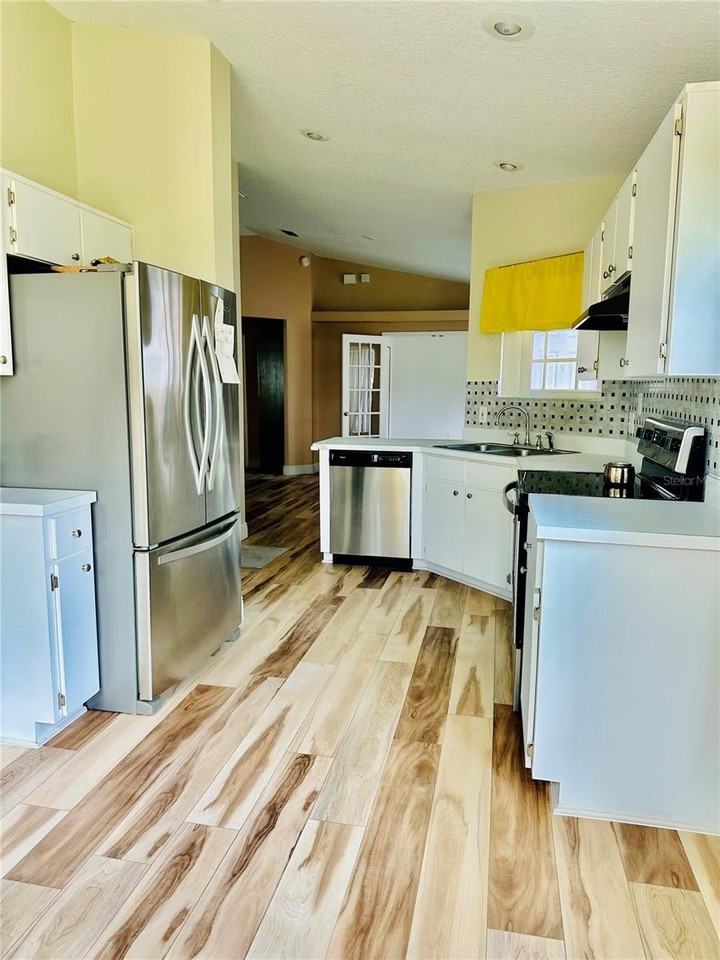 1339 Daniels Cove Drive - Photo 2 of 21