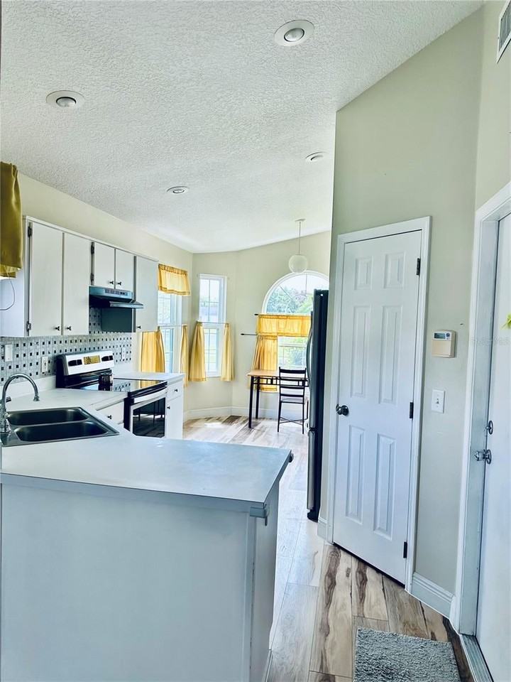 1339 Daniels Cove Drive - Photo 3 of 21