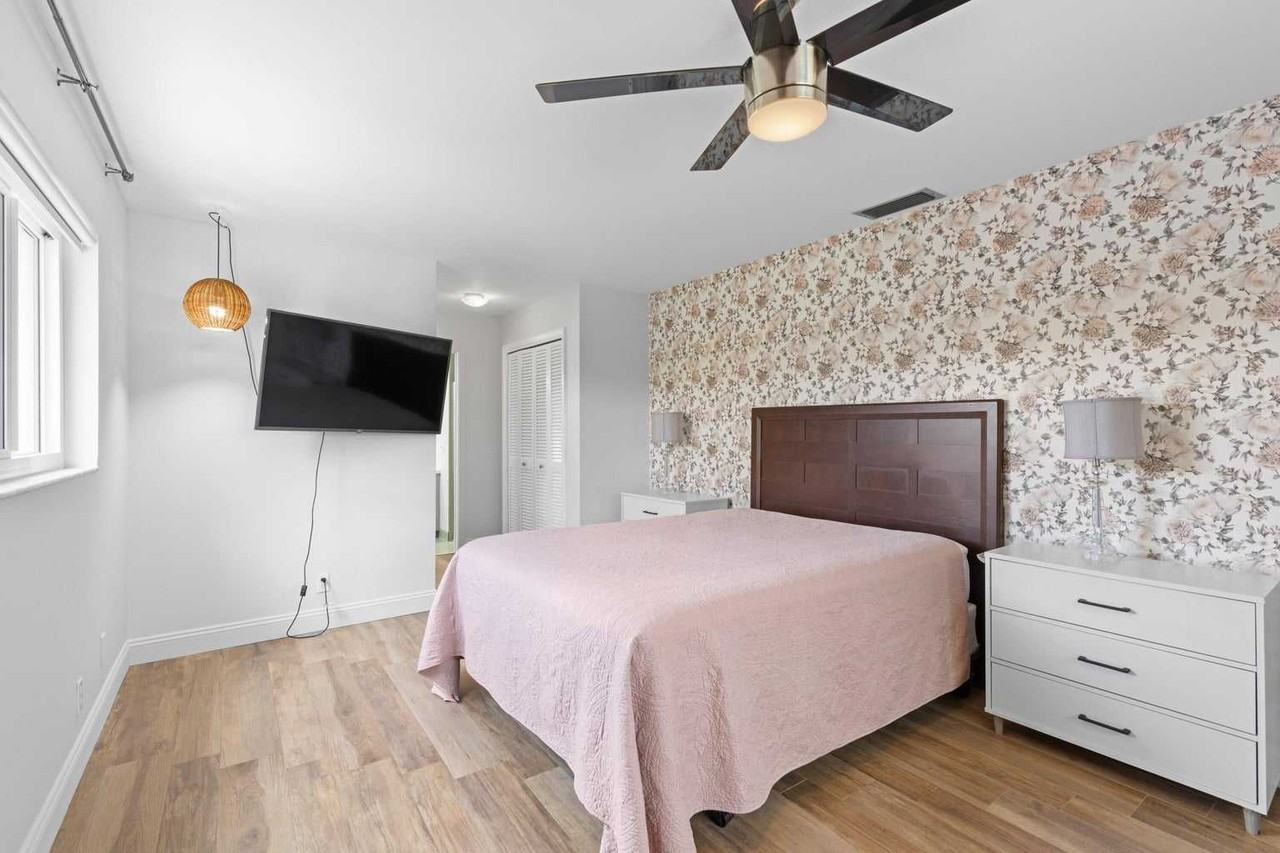 Northwest 8th Street - Photo 6 of 15