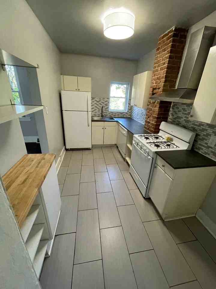 1528 Methyl Street - Photo 2 of 7