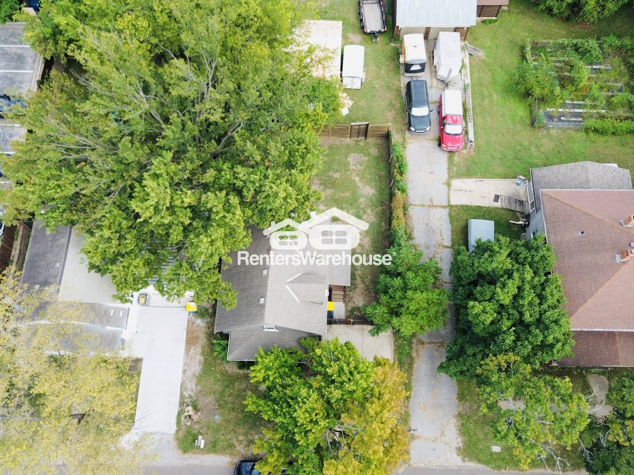 15131 Broadmoor St - Photo 2 of 20