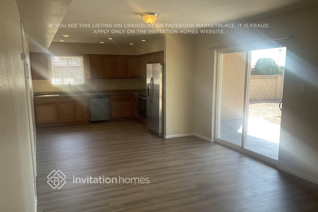 11814 North 30th Drive - Photo 4 of 19