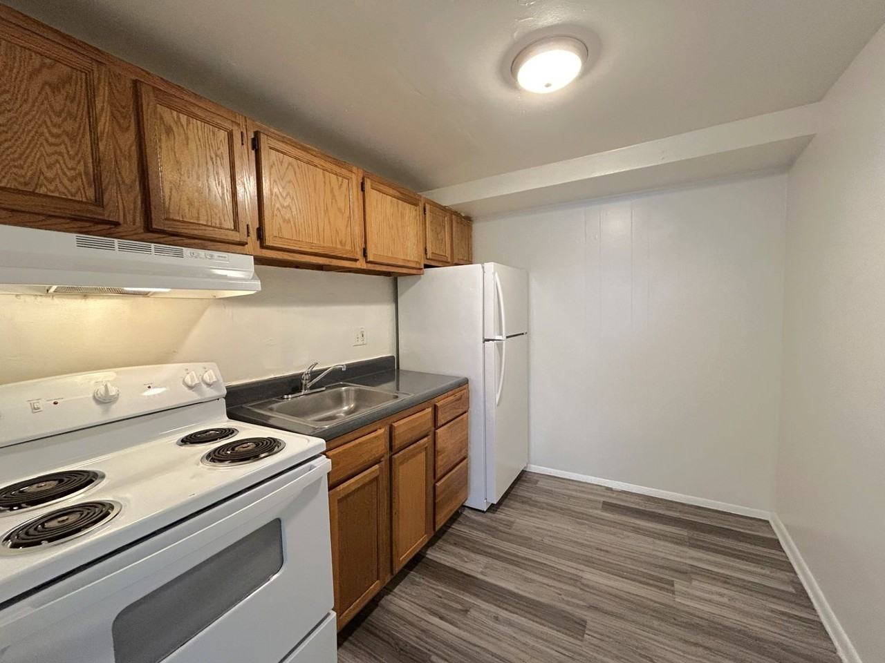 Oakwood Apartments - Photo 5 of 20