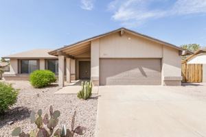 featured image of 2300 E Chicago St