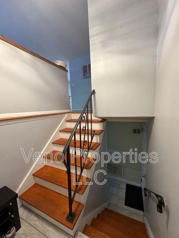 13 Orenda Spring Dr - Photo 2 of 22