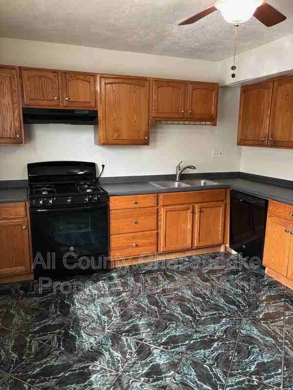 1320 Harford Square Dr - Photo 6 of 14