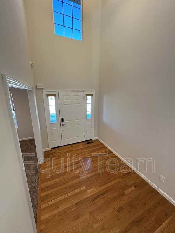 1874 Park Pl - Photo 2 of 30