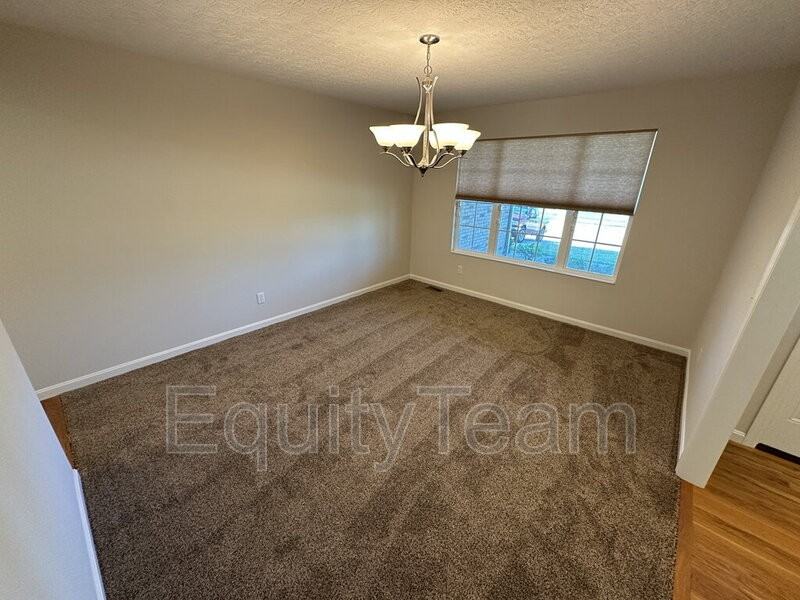 1874 Park Pl - Photo 3 of 30