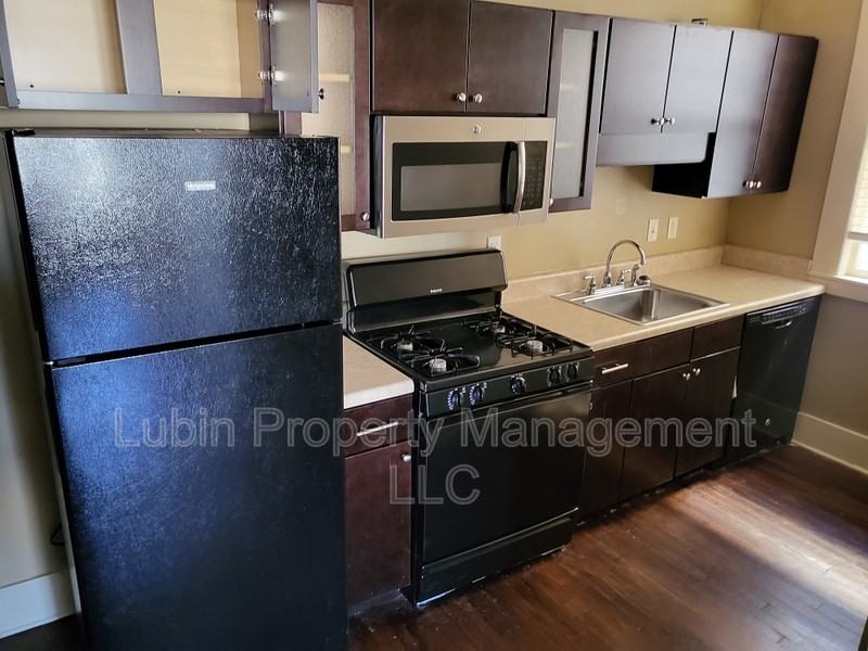 1775 Madison Ave #18 - Photo 3 of 4