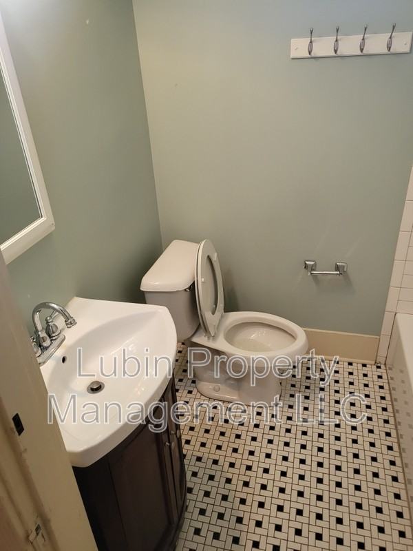 1775 Madison Ave #18 - Photo 4 of 4