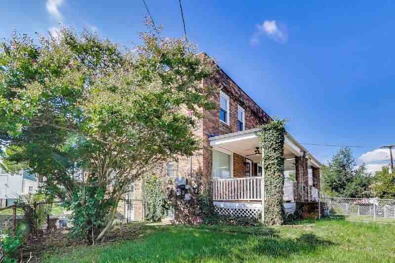3905 9th St Se - Photo 3 of 34