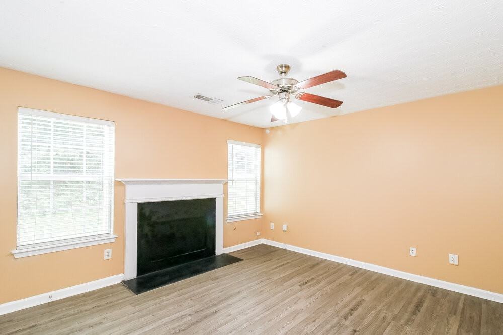 468 Brunswick Cir - Photo 6 of 17