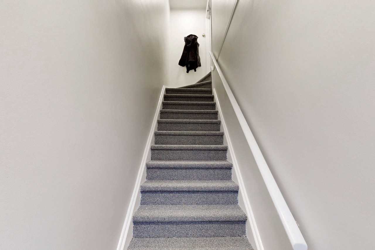 29 Love Crescent #Main - Photo 5 of 24