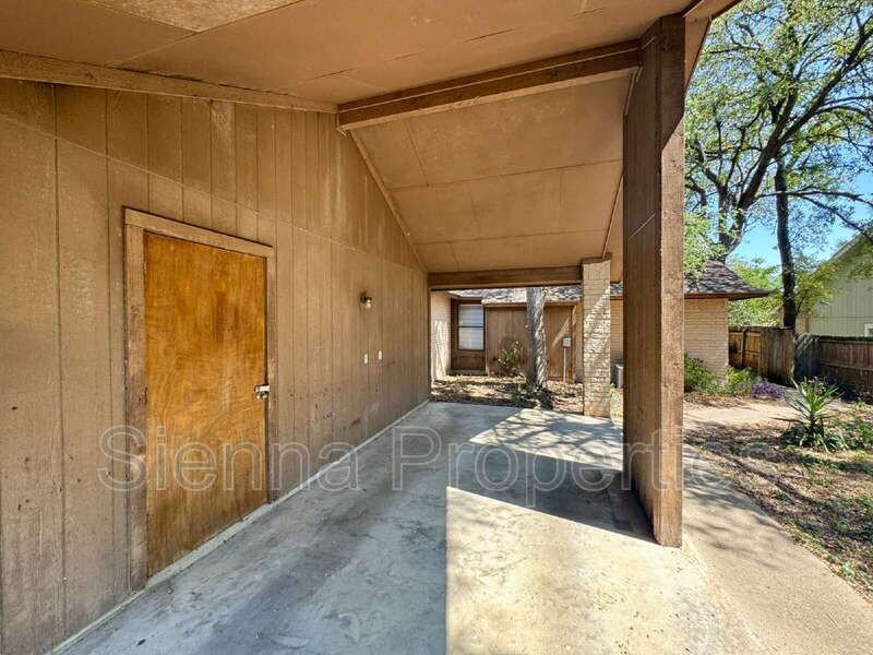 1004 Milford Way #B - Photo 5 of 27