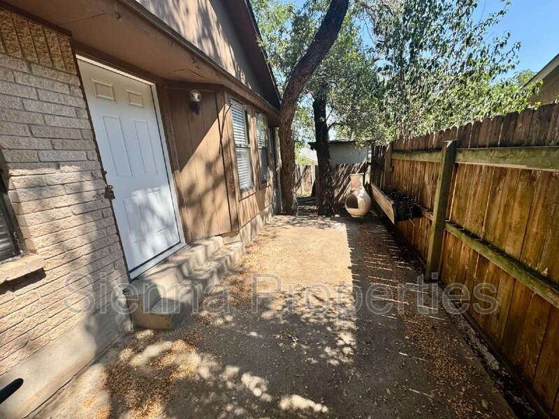 1004 Milford Way #B - Photo 7 of 27