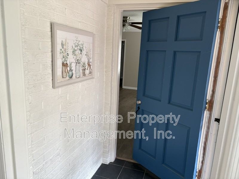 141 N White Station Rd - Photo 2 of 25