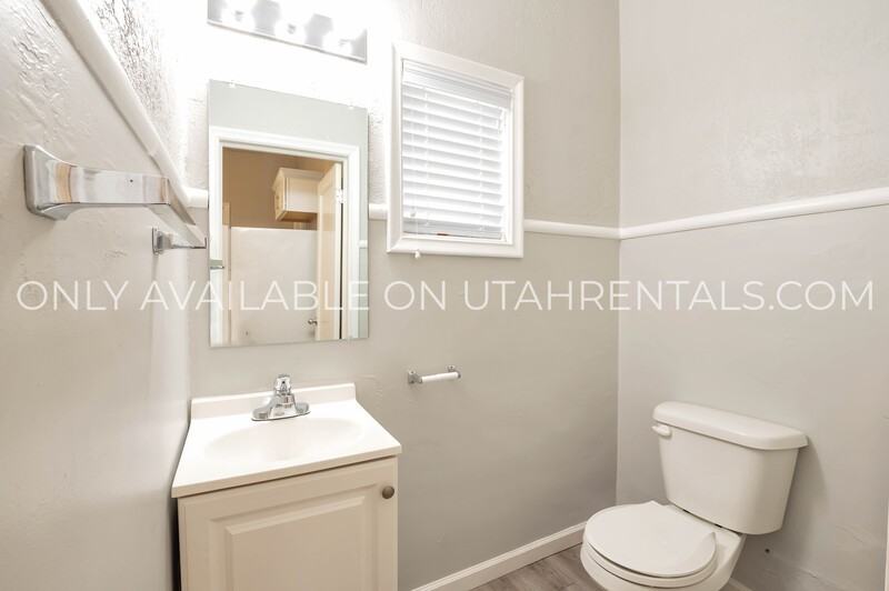 263 28th St #B - Photo 5 of 9