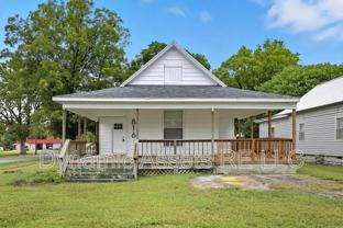 816 W 3rd St - Photo 1 of 1