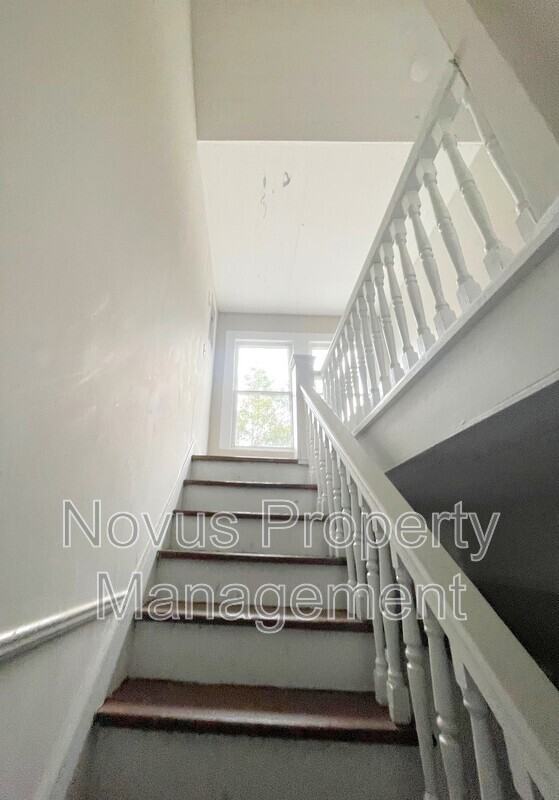 302 Cedar St #C - Photo 6 of 16