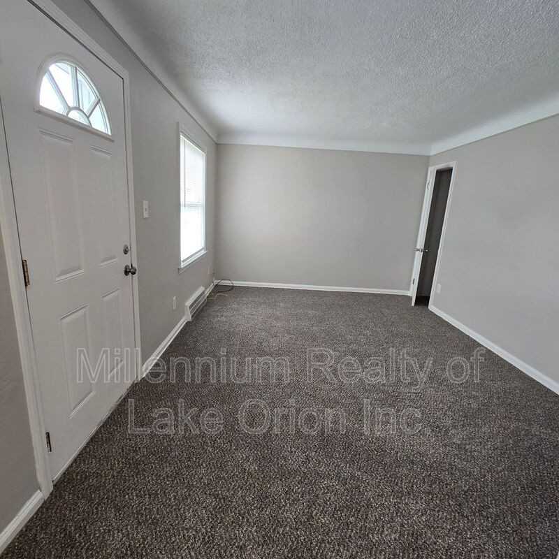 18715 Roscommon St - Photo 3 of 22