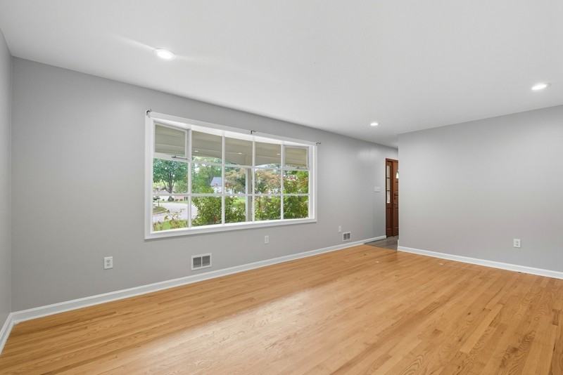 13314 Vanessa Ave - Photo 6 of 17