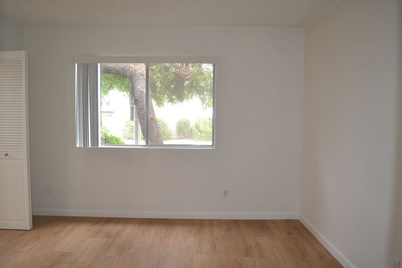 The Huntington Sunset - Photo 6 of 38