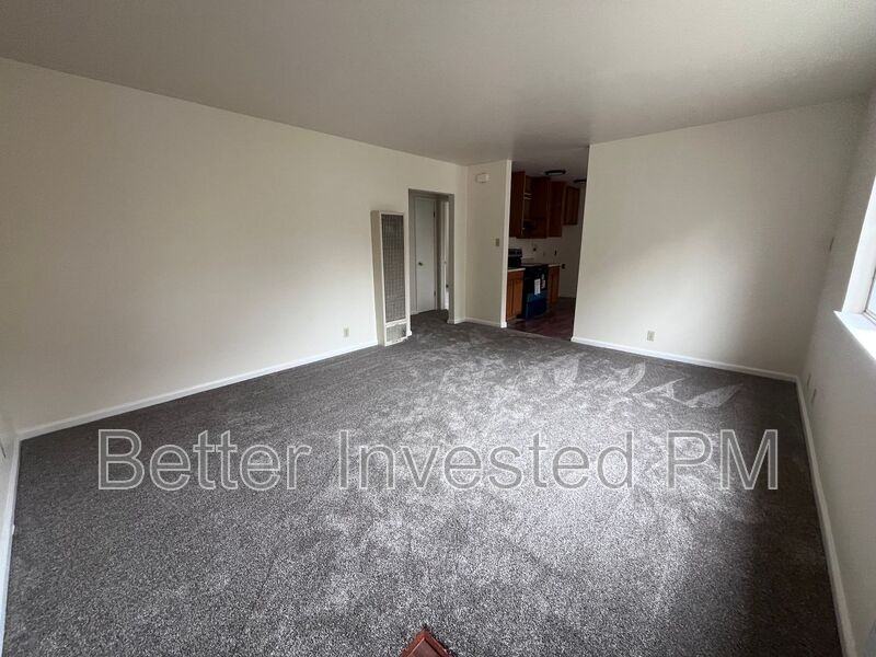 534 Steele Lane - Photo 2 of 8