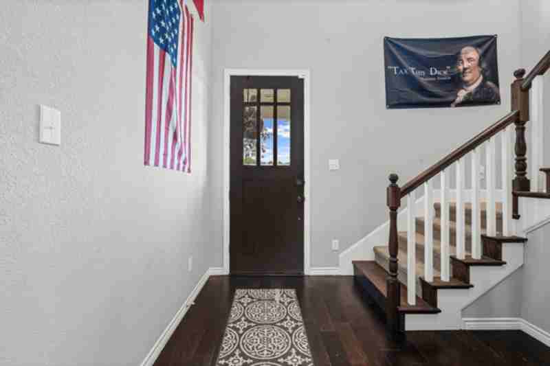 2409 W Robert St - Photo 3 of 19