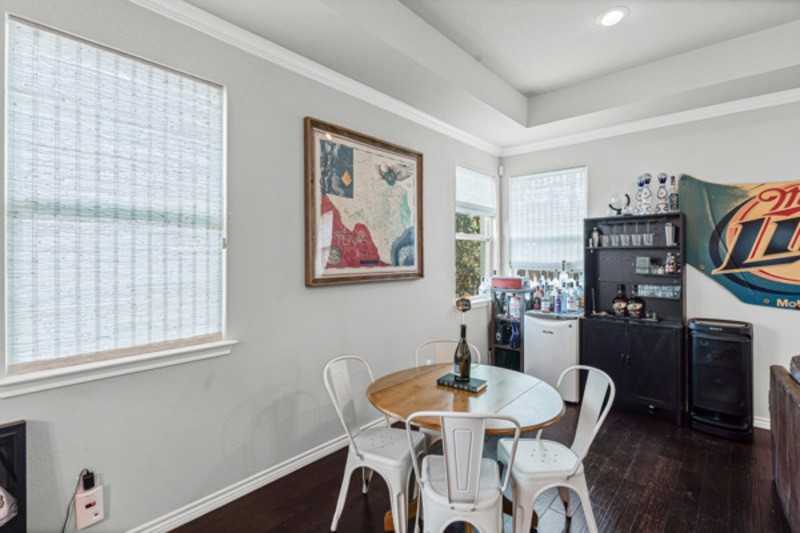2409 W Robert St - Photo 7 of 19