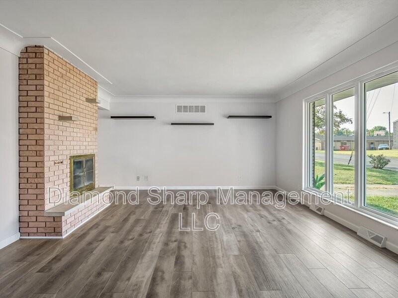 106 Dana Dr - Photo 3 of 19