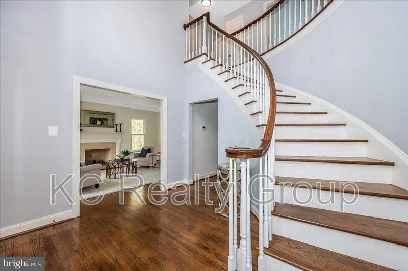 13094 12 Hills Rd - Photo 2 of 49