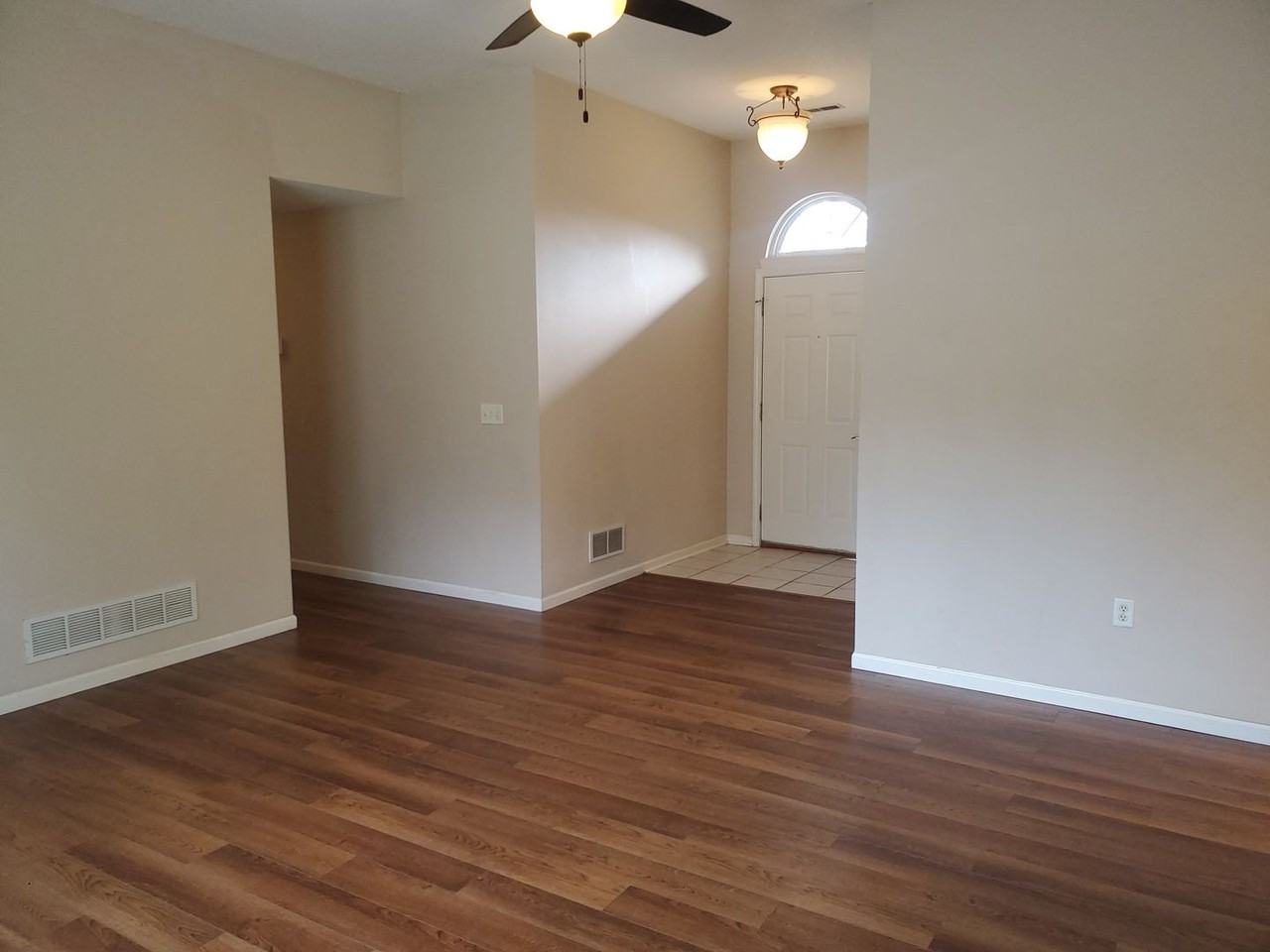 1703 Spiros Dr - Photo 3 of 20