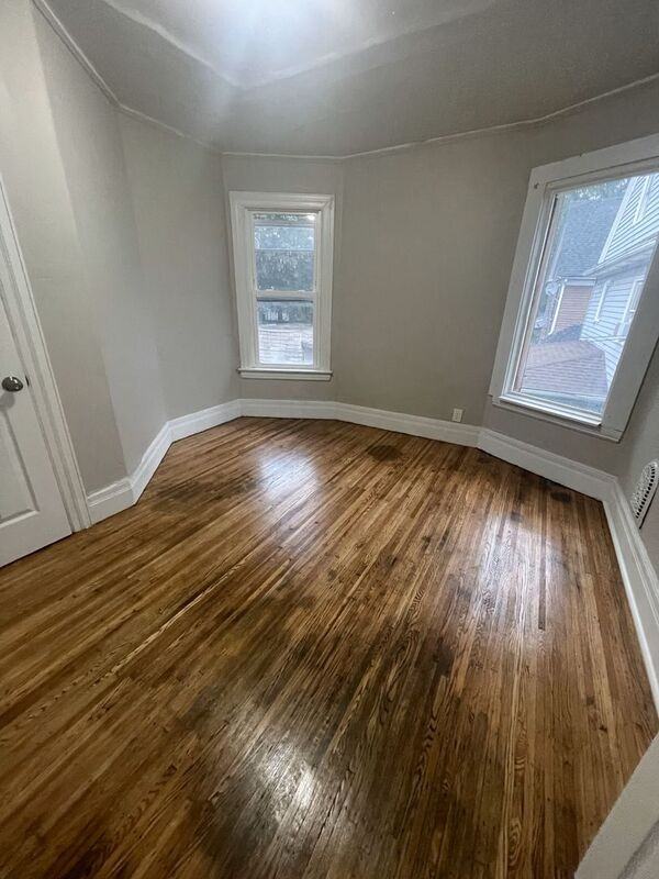 641 N Goodman St - Photo 4 of 5