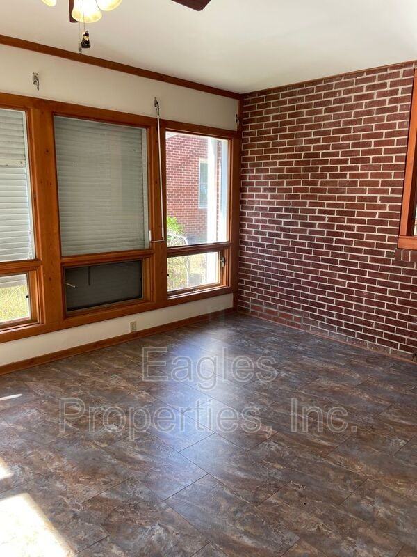 300 S Andrews Ave - Photo 5 of 23