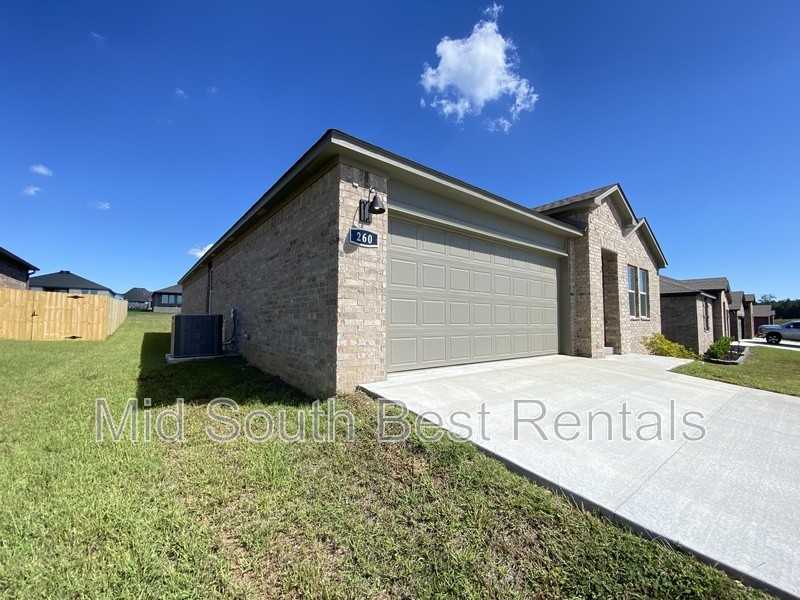 260 Alyece Ln - Photo 3 of 28