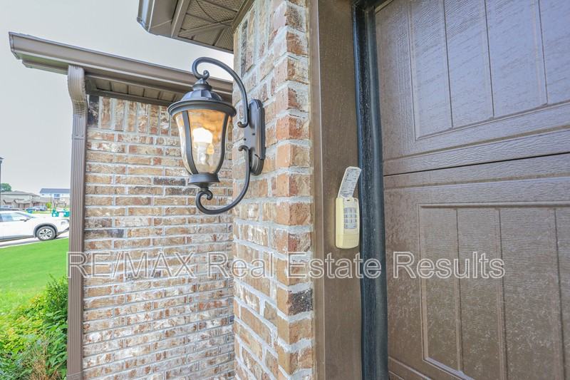 480 Rama St - Photo 4 of 26