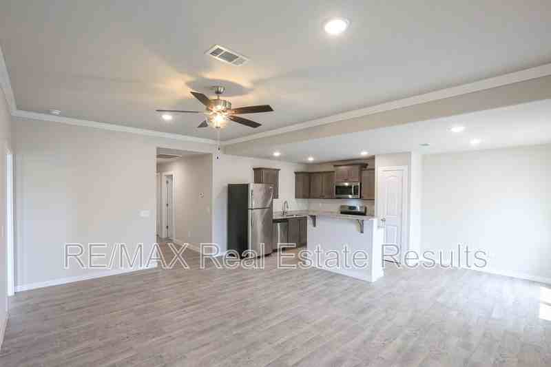 480 Rama St - Photo 7 of 26