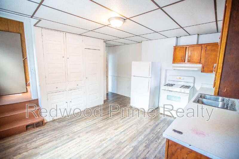 901 Coleman Ave - Photo 3 of 11