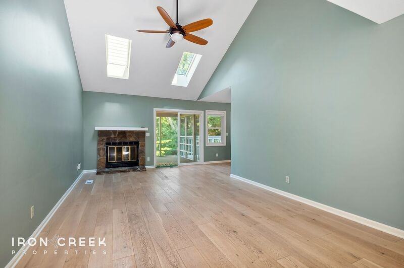 8 Briar Knoll Ct - Photo 4 of 30