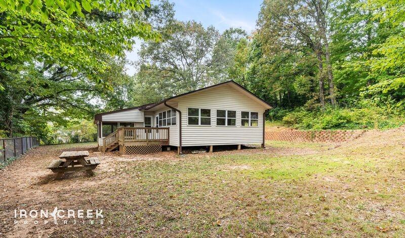 307 Northeast Avenue - Photo 2 of 26