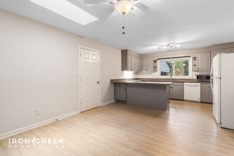 307 Northeast Avenue - Photo 4 of 26