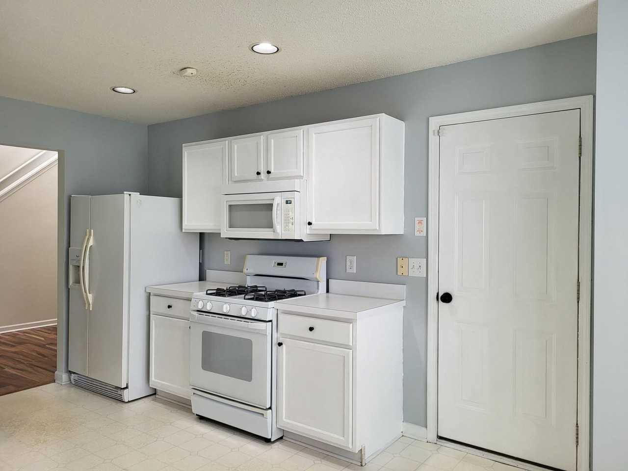 5925 Hidden Meadow Ln - Photo 6 of 17