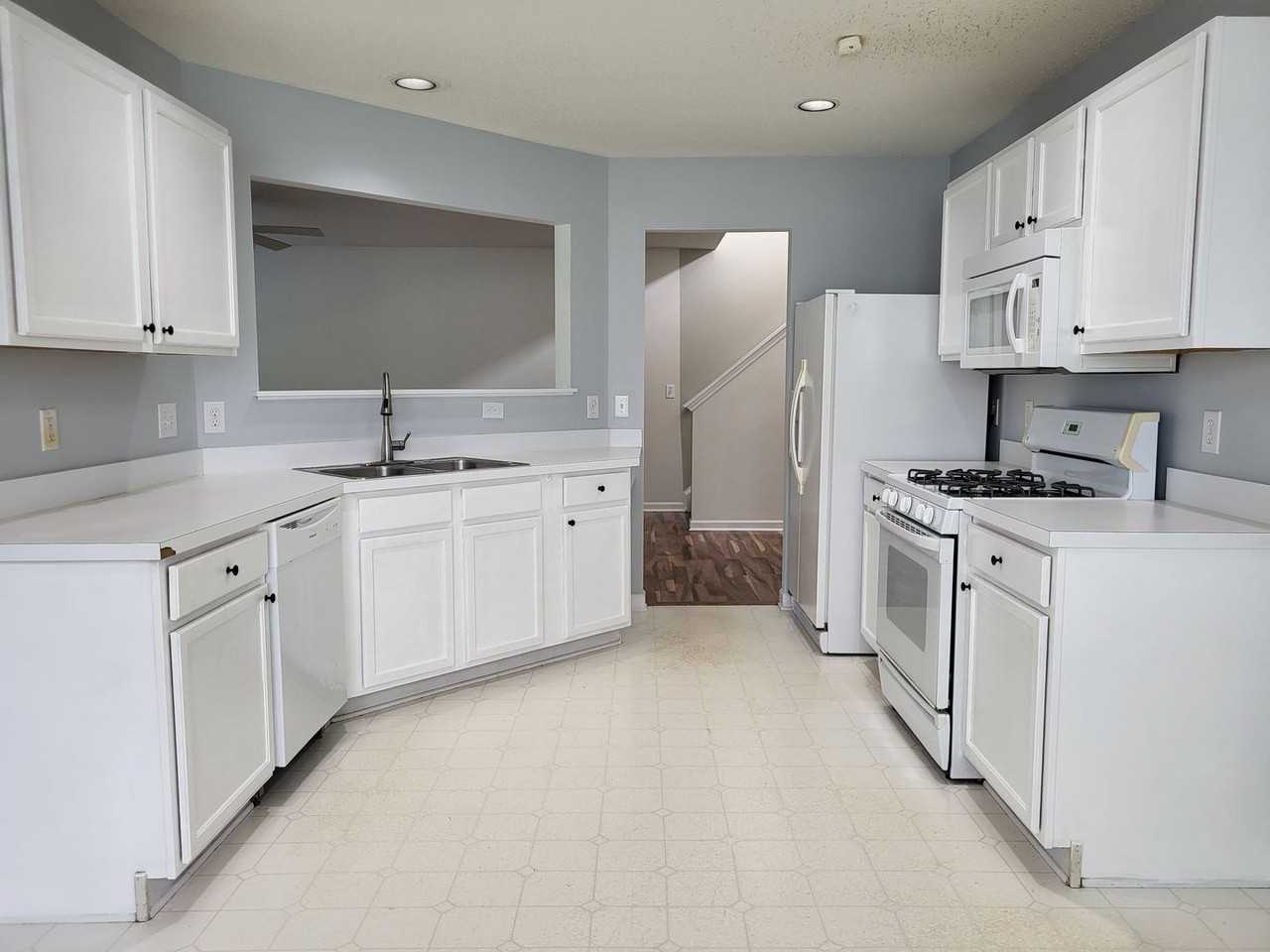 5925 Hidden Meadow Ln - Photo 5 of 17